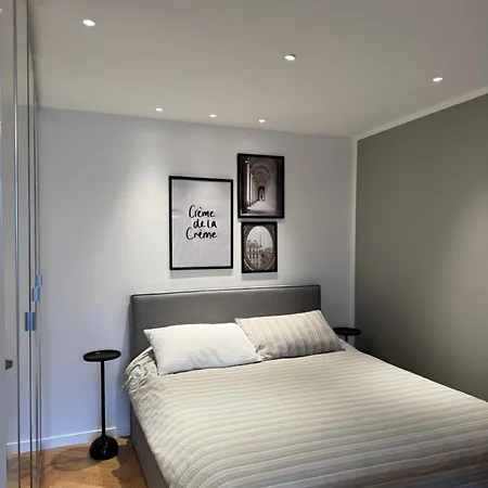 2 Bedroom Renovated In The Heart Of Apartment *
